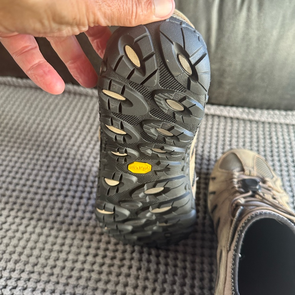 Merrell Shoes - Picture 6 of 7